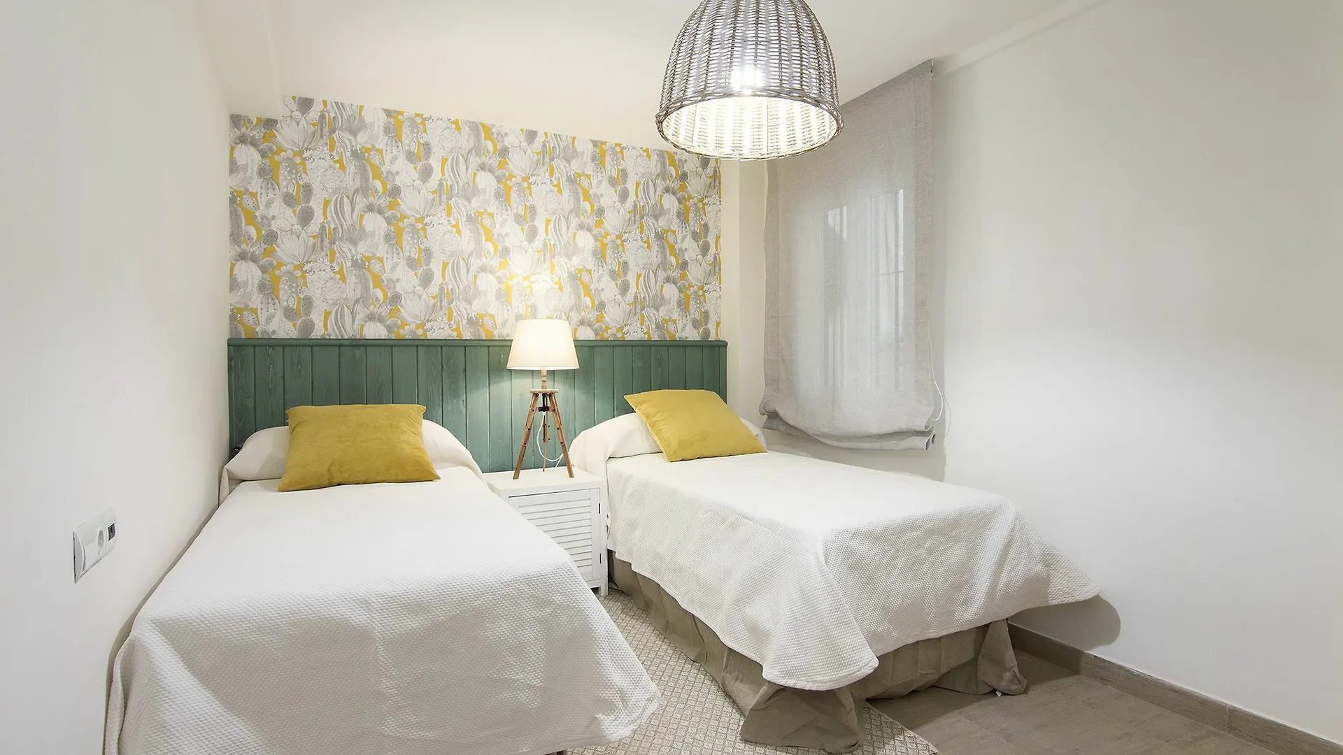Chezmoihomes Cathedral Apartment 2Br Granada
