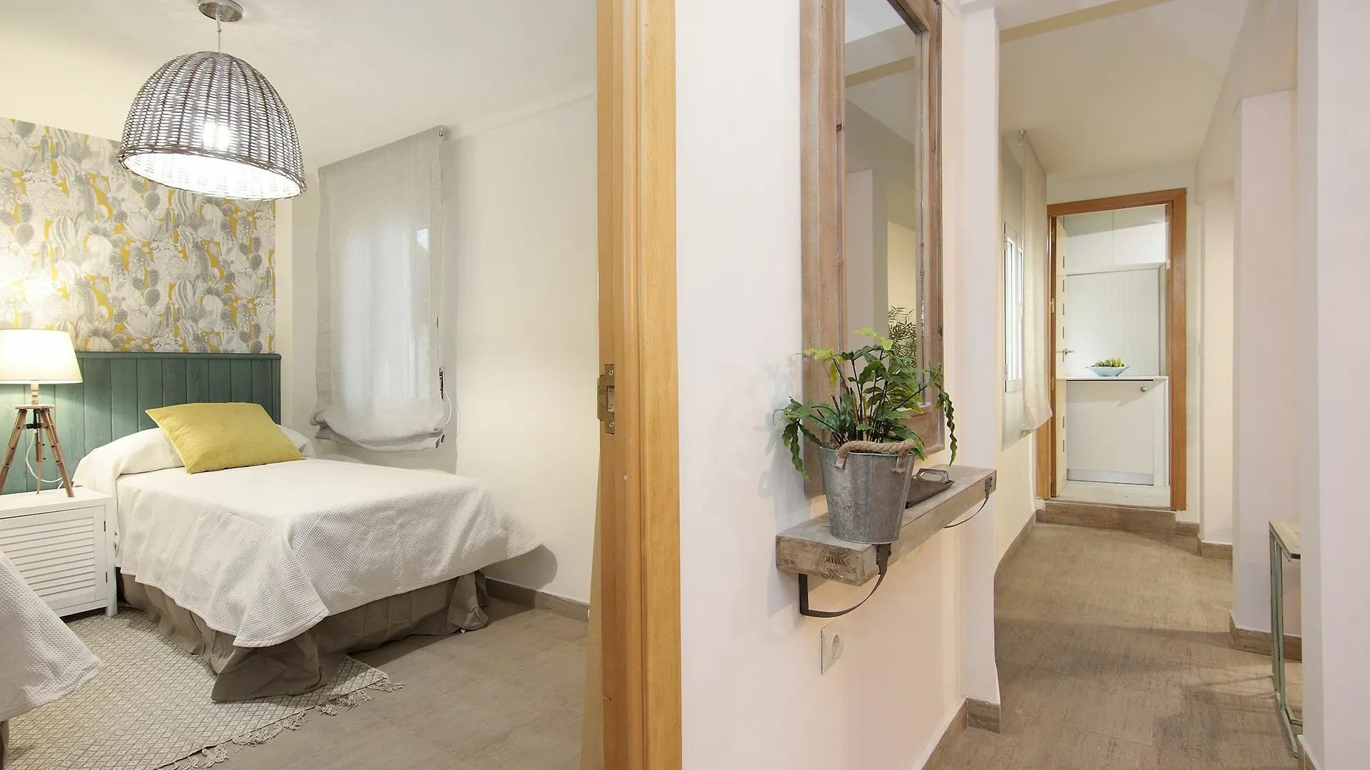 Chezmoihomes Cathedral Apartment 2Br Granada